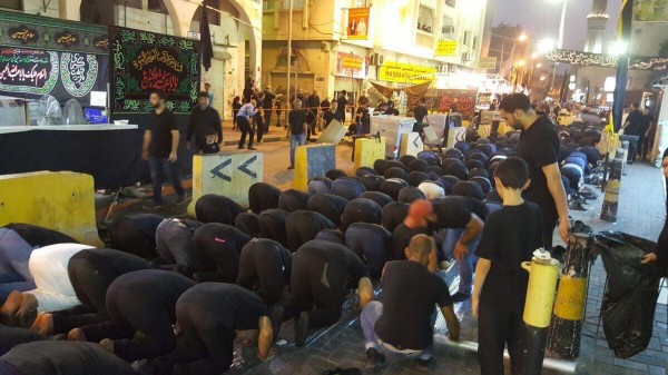 السلطات تعتقل 27 مواطنا لمدة 15 يوما لأدائهم الصلاة ليلة العاشر في المنامة