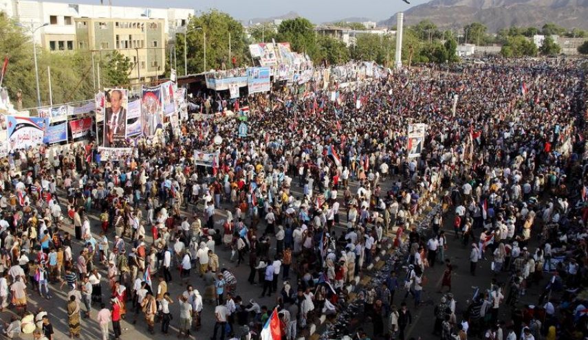 تظاهرات تندد بـ "الاحتلال السعودي" الإماراتي في عدن
