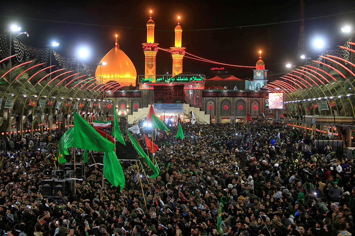 ايران ترسل سيارات اسعاف وادوية الى العراق 
