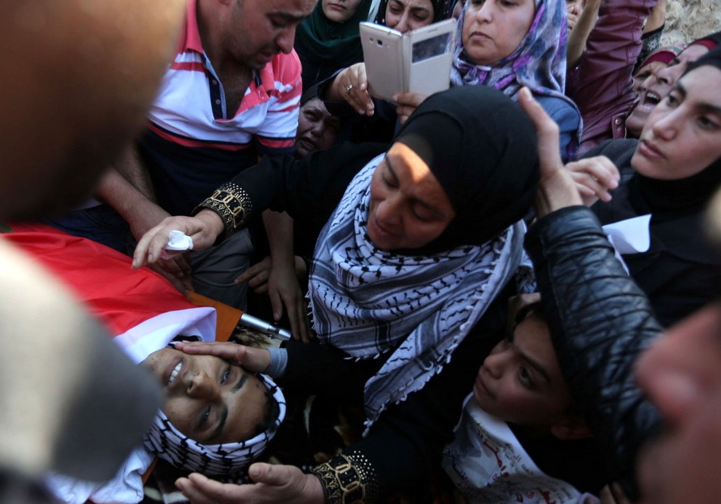 شهيد فلسطيني و14 اصابة برصاص الاحتلال شرق غزة