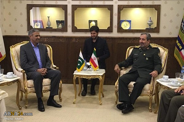 Iran, Pakistan call for closer coop. against terrorism, organized crime