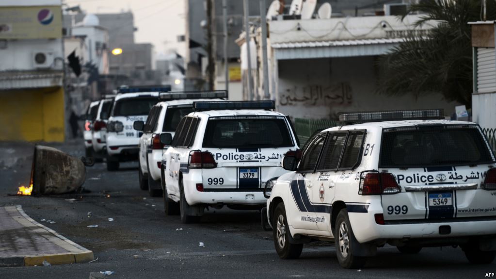 السلطات تعتقل نحو 20 شخصا في مداهمات بالمناطق المعارضة في البحرين