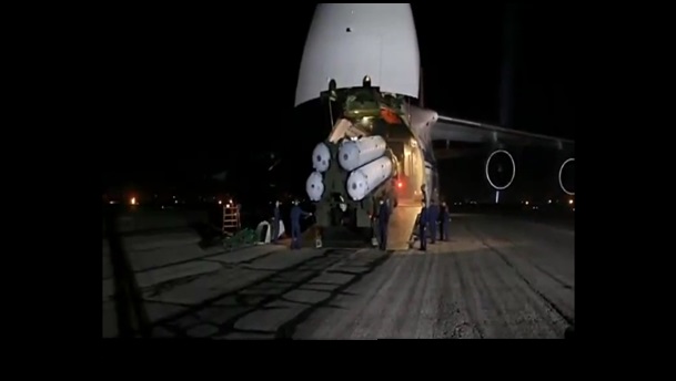 Русија мүдафиә назири: С-300 ракетләри Суријаја тәһвил верилди