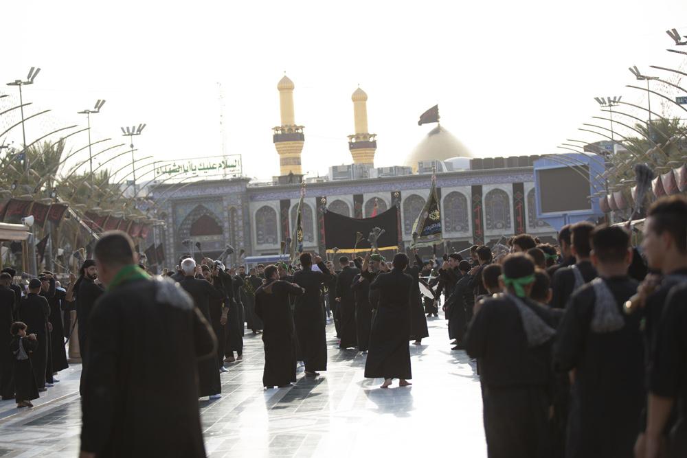تقرير مصور/ المواكبِ الحسينيّة بين الحرمين لاحياء ذكرى شهادة الإمام السجّاد (ع)