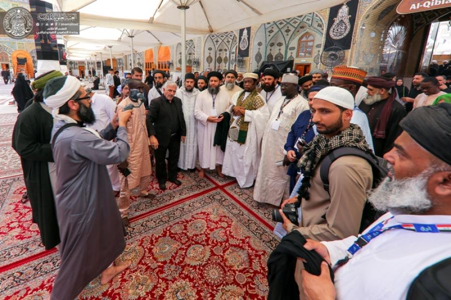 وفود مهرجان تراتيل سجادية يتشرفون بزيارة مرقد الإمام علي (عليه السلام)+(صور)