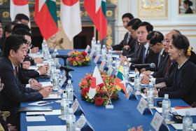 ရင္းႏွီးျမႇဳပ္ႏွံမႈ ပိုမိုဝင္ေရာက္ရန္ လြယ္ကူထိေရာက္သည့္ အေျခအေနမ်ား ဖန္တီးေဆာင္ရြက္ေနဟု ေဒၚေအာင္ဆန္းစုၾကည္ ေျပာၾကား