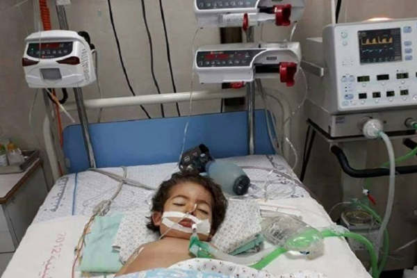 パレスチナで、医薬品の不足によりパレスチナ人の乳児が死亡