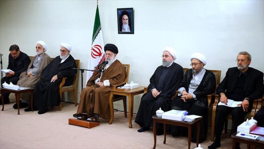 Le Lieder iranien appelle à l'unité pour surmonter les sanctions injustes des États-Unis