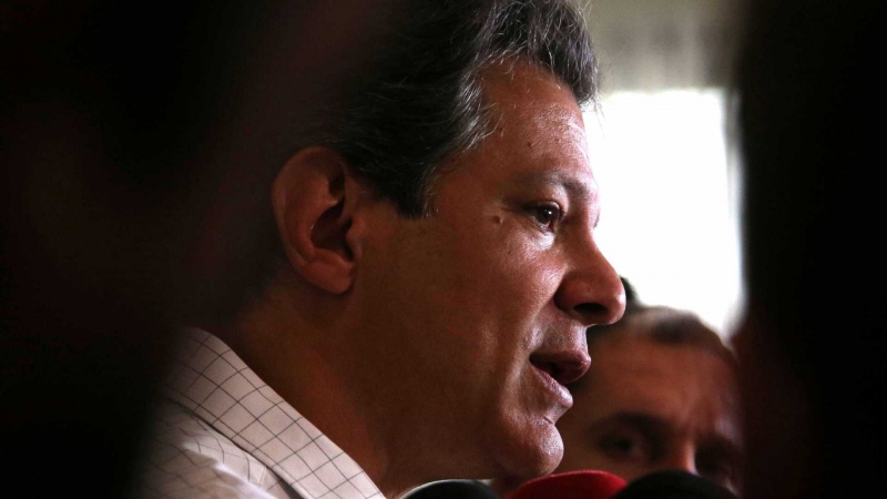 Haddad grava vídeo desafiando Bolsonaro a participar de debates