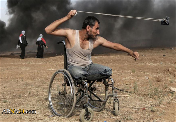 هذه الصورة المؤثرة لمُقعد فلسطيني تفوز بـ"جائزة دولية"