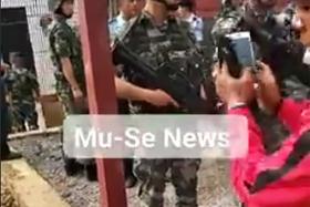 မူဆယ္နယ္စပ္တြင္ အေဆာက္အအံုေဆာက္လုပ္ျခင္း လက္နက္ကိုင္တ႐ုတ္ရဲတပ္ဖြဲ႕ဝင္မ်ား ျမန္မာပိုင္နက္အတြင္း လာေရာက္ကန္႔ကြက္ 