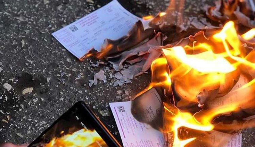 أبناء الجولان السوري يحرقون "بطاقات انتخابية" إسرائيلية 