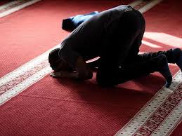 Islamfeindliche Regierung verkauft Kirche an Muslime