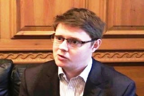 イギリス反戦活動家、「イギリスはサウジアラビアの犯罪に加担している」