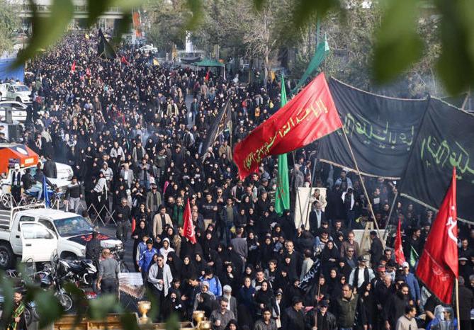 انطلاق المسيرات الطلابية في "الأربعين الحسيني" من جامعة طهران
