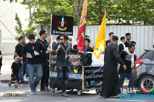 تقرير مصور/ تحت شعار "لماذا تعشق الحسين(ع)" شيعة تايلاند يقدمون الخدمات للناس