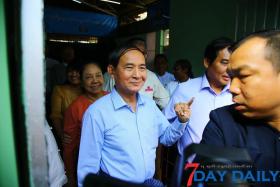 တာေမြမဲဆႏၵနယ္အတြက္ မဲလာေပးတဲ့ သမၼတ ဦးဝင္းျမင့္.