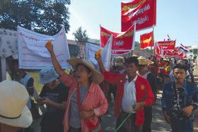 လိြဳင္ေကာ္တြင္ ေဒသခံသံုးရာေက်ာ္ ဒုတိယအႀကိမ္ ေျပာင္းဖူးသပိတ္ဆင္ႏႊဲ
