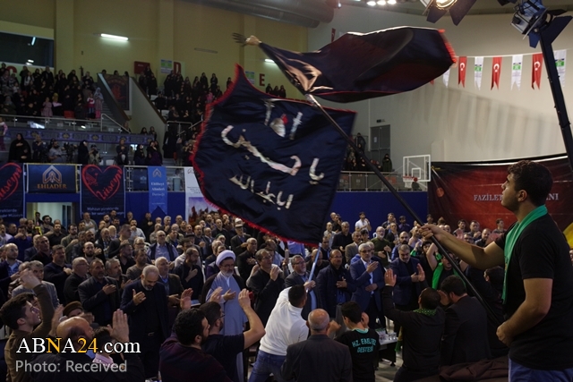 “Se ha conmemorado una ceremonia de duelo Hussainí en el Gimnasio Mohsen Yazji Oglu en Estambul”