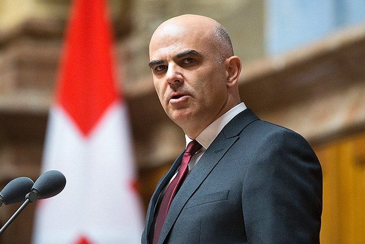 الرئيس السويسري يؤكد معارضة بلاده لـ"الحظر" ضد ايران