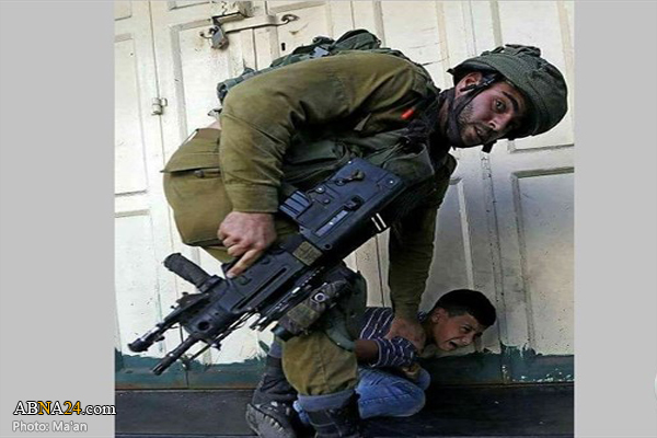 Israeli soldiers detain 8-year-old Palestinian child