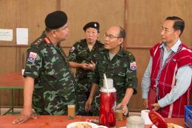  NCA လမ္းေၾကာင္းအတုိင္း ဆက္သြားရန္ KNU ဗဟိုေကာ္မတီဝင္အမ်ားစု သေဘာထားေပး အေရးေပၚအစည္းအေဝး ဆံုးျဖတ္ခ်က္ ယေန႔ ထြက္ေပၚလာႏုိင္