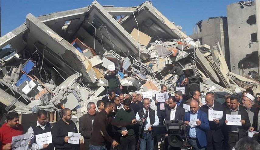 صحفيون فلسطينيون يتضامنون مع "فضائية الأقصى"