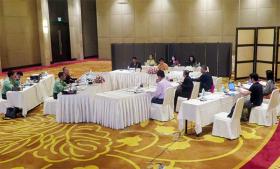 ႏုိင္ငံေရးေဆြးေႏြးမႈဆုိင္ရာ မူေဘာင္ျပန္လည္သုံးသပ္သည့္ အလုပ္အဖြဲ႕အစည္းအေ၀းျပဳလုပ္