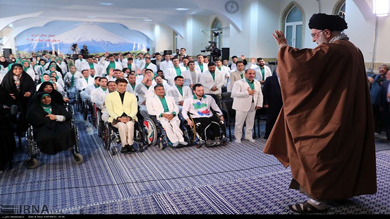 تصویری رپورٹ: رہبر انقلاب اسلامی سے انڈونیشیا کے پیرا ایشیائی گیمزکے تمغہ حاصل کرنے والے کھلاڑیوں کی ملاقات تصویری رپورٹ: رہبر انقلاب اسلامی سے انڈونیشیا کے پیرا ایشیائی گیمزکے تمغہ حاصل کرنے والے کھلاڑیوں کی ملاقات