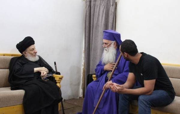 المرجع الحكيم يدعو رجال الدين من مختلف الاديان إلى بث روح المحبة والتعايش والتواصل بين شعوب العالم