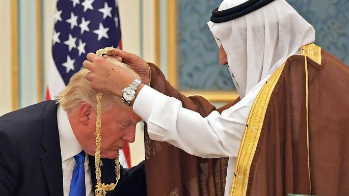 إعلام وساسة أميركيون:  ترامب خان أميركا، وباع نفسه للسعودية