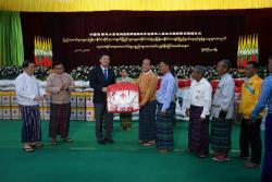 ကခ်င္စစ္ေရွာင္မ်ားအတြက္ က်ပ္သိန္း ၁,၆၀၀ ေက်ာ္တန္ဖိုးရွိ ပစၥည္းမ်ား တ႐ုတ္ေထာက္ပံ့