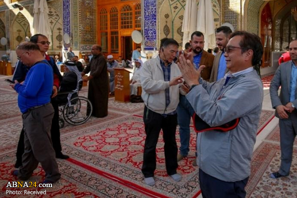 تقرير مصور/ وفد سياحي تايلندي مرقد أمير المؤمنين (ع)