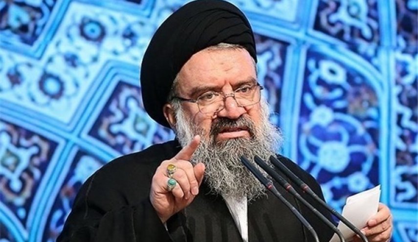 خطیب جمعہ تہران: مسلمانوں کو بڑی طاقتوں کے مقابلے میں اٹھ کھڑا ہونا چاہئے