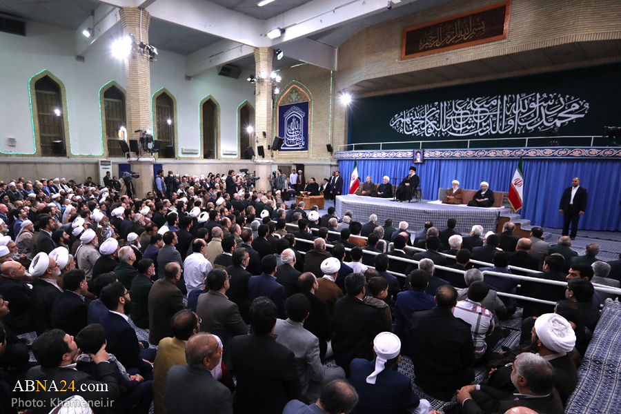 Photos: Govt officials, participants in Islamic Unity Conference met with Imam Khamenei