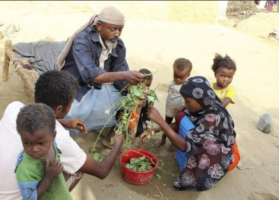 لەسایەی پاشا جولەکەکەی حیجازدا میلەتێک گەڵای دارەکان دەخۆن