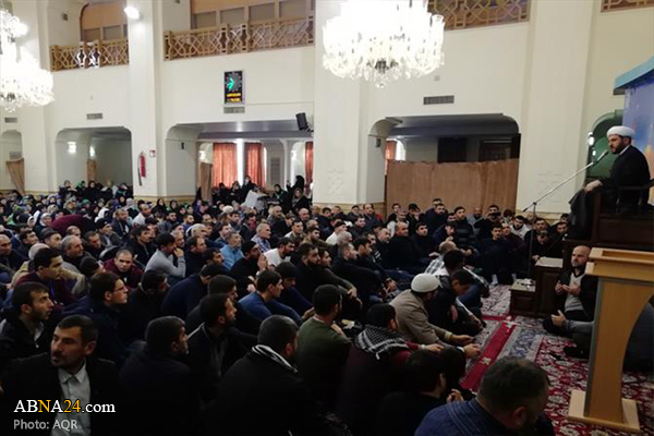 One thousand Azerbaijani pilgrims celebrate Prophet Muhammad’s (S.A.W.) birthday at Imam Reza Holy Shrine