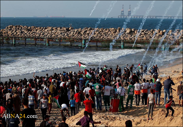 الفلسطينيون يتظاهرون لاسترجاع البحر من الصهاينة