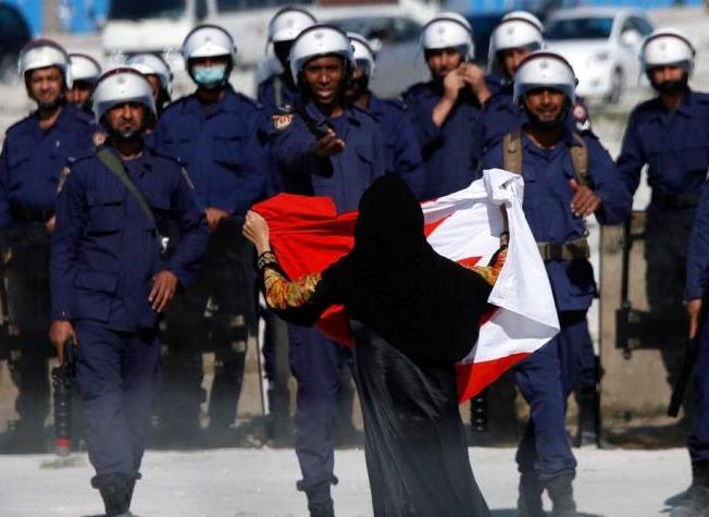 اعتقال 990 إمرأة بحرينية منذ انطلاق الحراك الشعبي