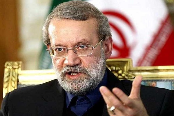 لاريجاني: الاعداء يحاولون تأزیم الاوضاع الاقتصادية في البلاد 