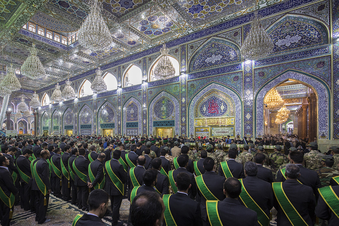 تقرير مصور/ لواء "علي الأكبر" يحتفل بالنصر الكبير على داعش التكفيري عند مرقد أمير المؤمنين (ع)