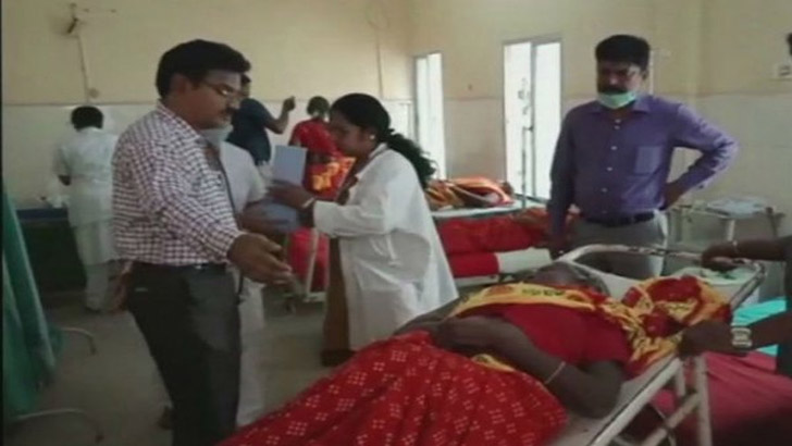 মন্দিরের প্রসাদ খেয়ে ১১জনের মৃত্যু 