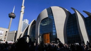 Mehr als 570 Angriffe auf Muslime und Moscheen