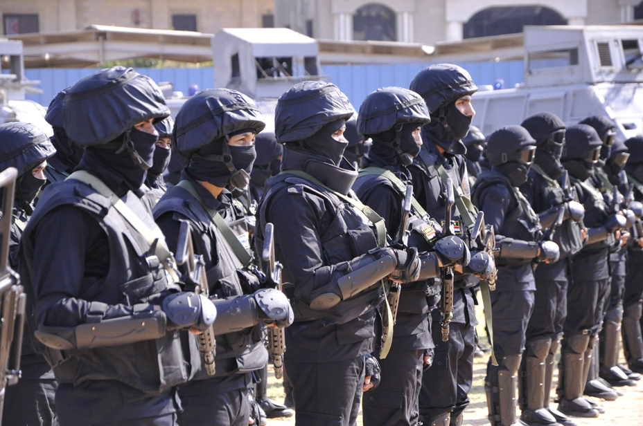 استنفار أمني في مصر وانتشار قوات "السرايا القتالية" في الشوارع 