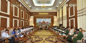 ႏုိင္ငံေရးလမ္းေၾကာင္း မွန္ကန္ဖြံ႕ၿဖိဳးေရး မီဒီယာမ်ားကူညီရန္ တပ္ခ်ဳပ္ေျပာ
