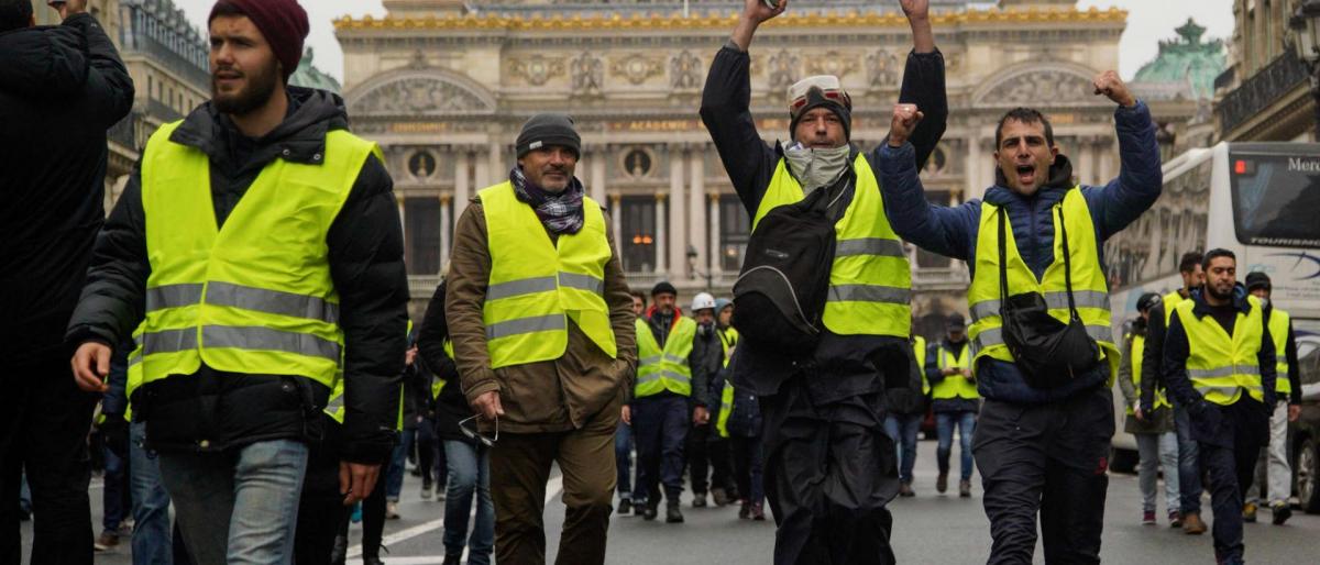 Protes Ves Kuning Berterusan Untuk Minggu Yang Ke-14 Di Paris