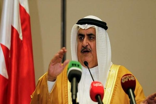 فلسطینیوں کا بحرینی وزیر خارجہ خالد بن احمد آل خلیفہ کے خلاف مظاہرہ