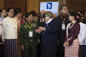 တပ္မေတာ္ စစ္ေရးလႈပ္ရွားမႈရပ္ဆိုင္းကာလ ထပ္မံတိုးေပးရန္ တိုင္းရင္းသားအဖြဲ႕အခ်ိဳ႕ ေမွ်ာ္လင့္