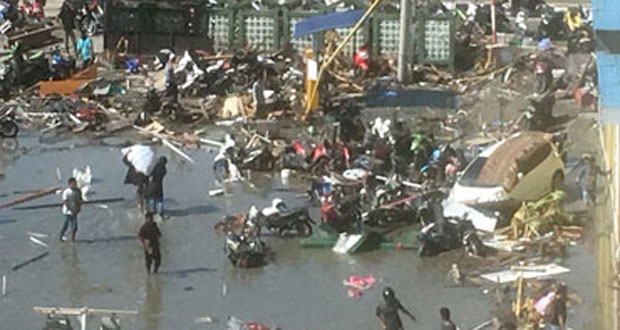 انڈونیشیا میں تباہ کن سونامی، 220 افراد ہلاک اور سینکڑوں زخمی 