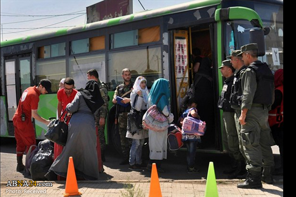 New batches of displaced Syrians return from Lebanon